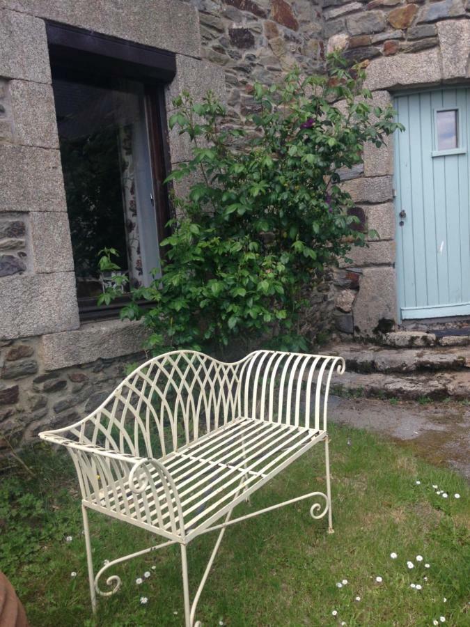 Le Petit Chateau Noyal-Pontivy Exteriör bild