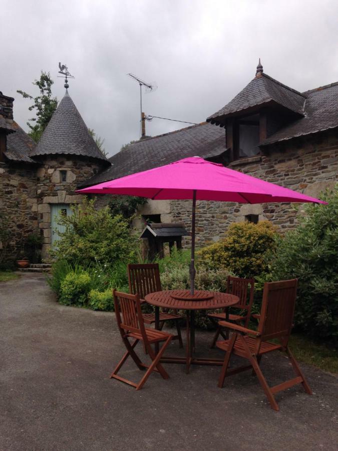 Le Petit Chateau Noyal-Pontivy Exteriör bild